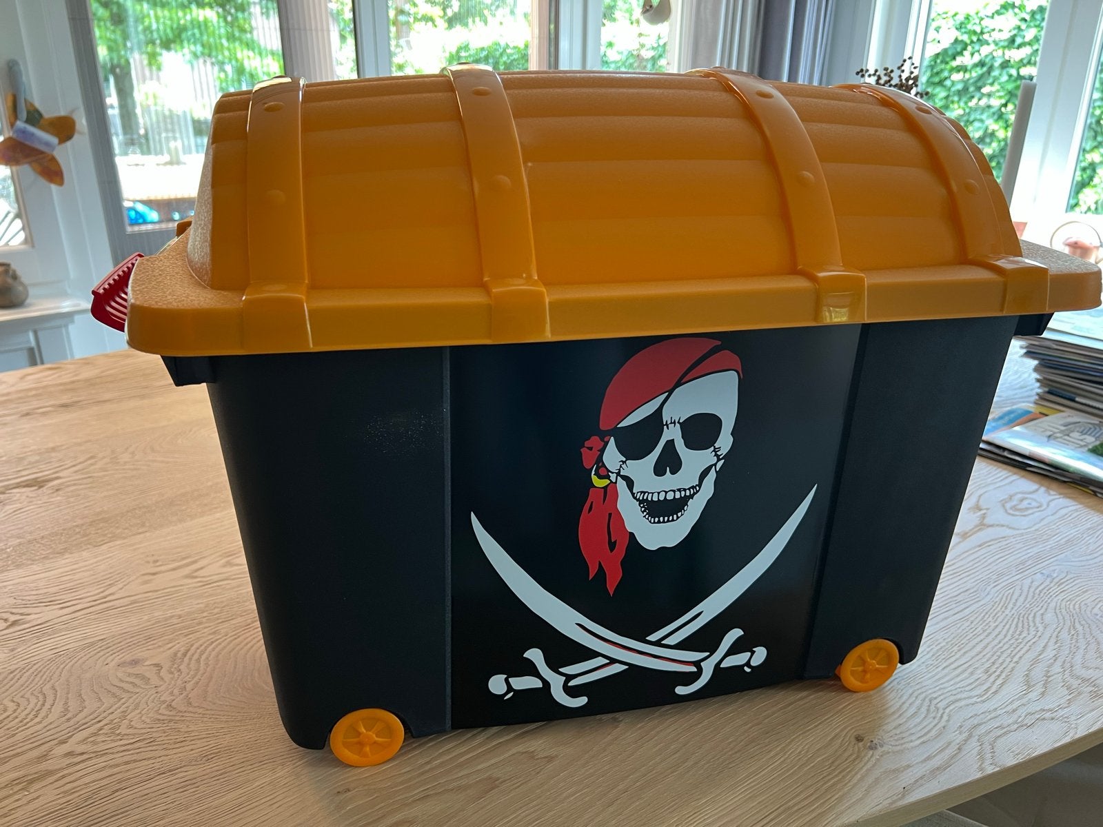 Piraten schatkist opbergbox met wielen, Ophalen, Zo goed als nieuw, Jongen of Meisje