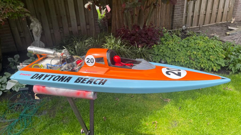 Graupner Daytona beach zenosh, Hobby en Vrije tijd, Modelbouw | Boten en Schepen, Ophalen, Gebruikt, 1:32 tot 1:50