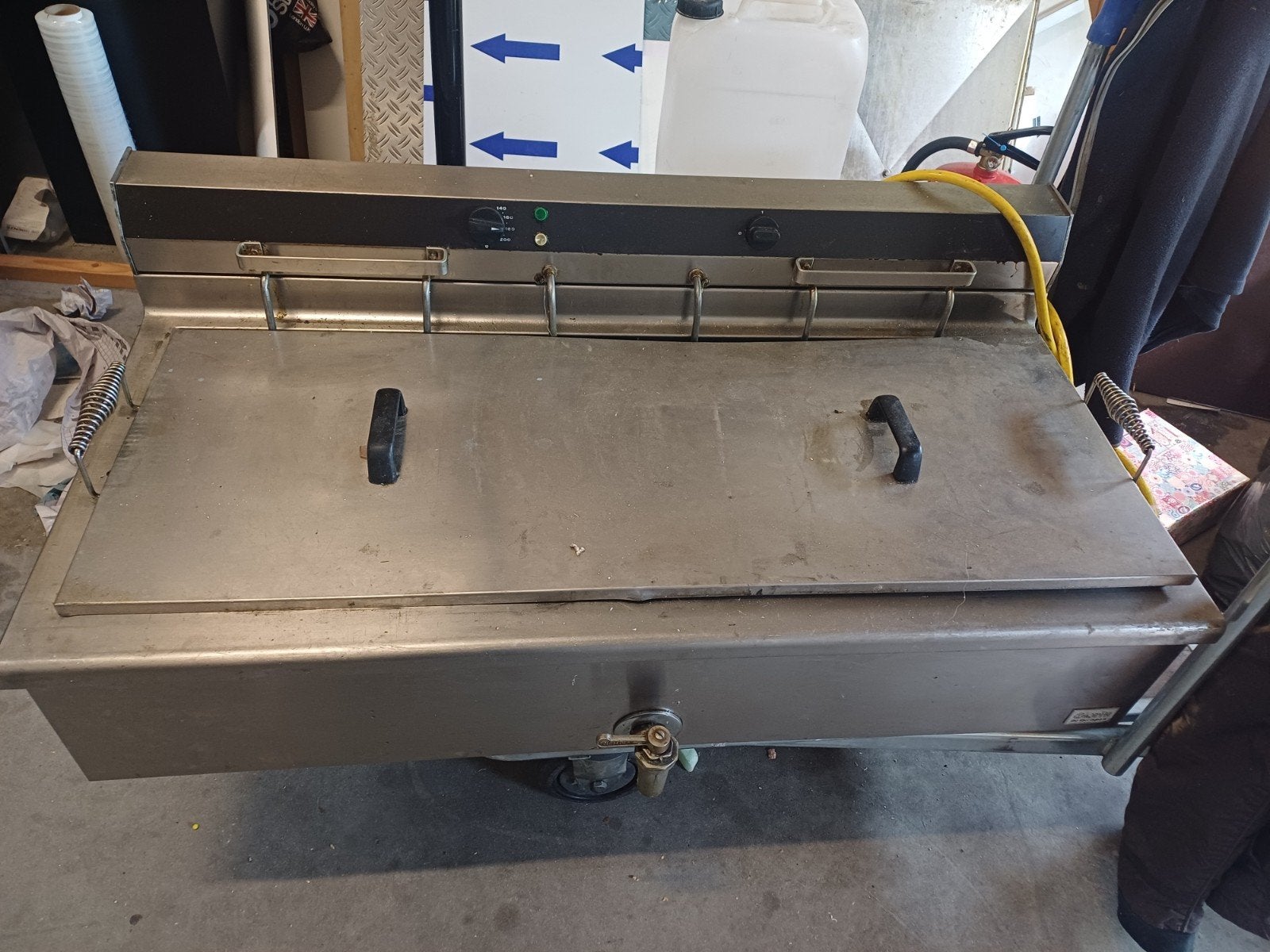 Professionele Friteuse - 9 KW oliebollen, Witgoed en Apparatuur, 4 liter of meer, Ophalen, Gebruikt, Uitneembare binnenpan