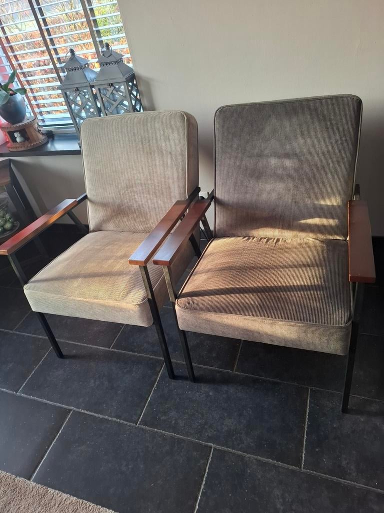 2 stoelen, rib, licht en donkergrijs, Ophalen, Grijs