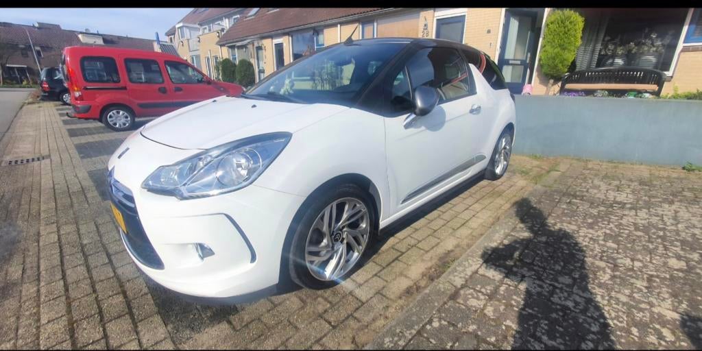 Citroën DS3 1.6 THP Cabrio 2013 Wit, Voorwielaandrijving, Zwart, Alcantara, Handgeschakeld