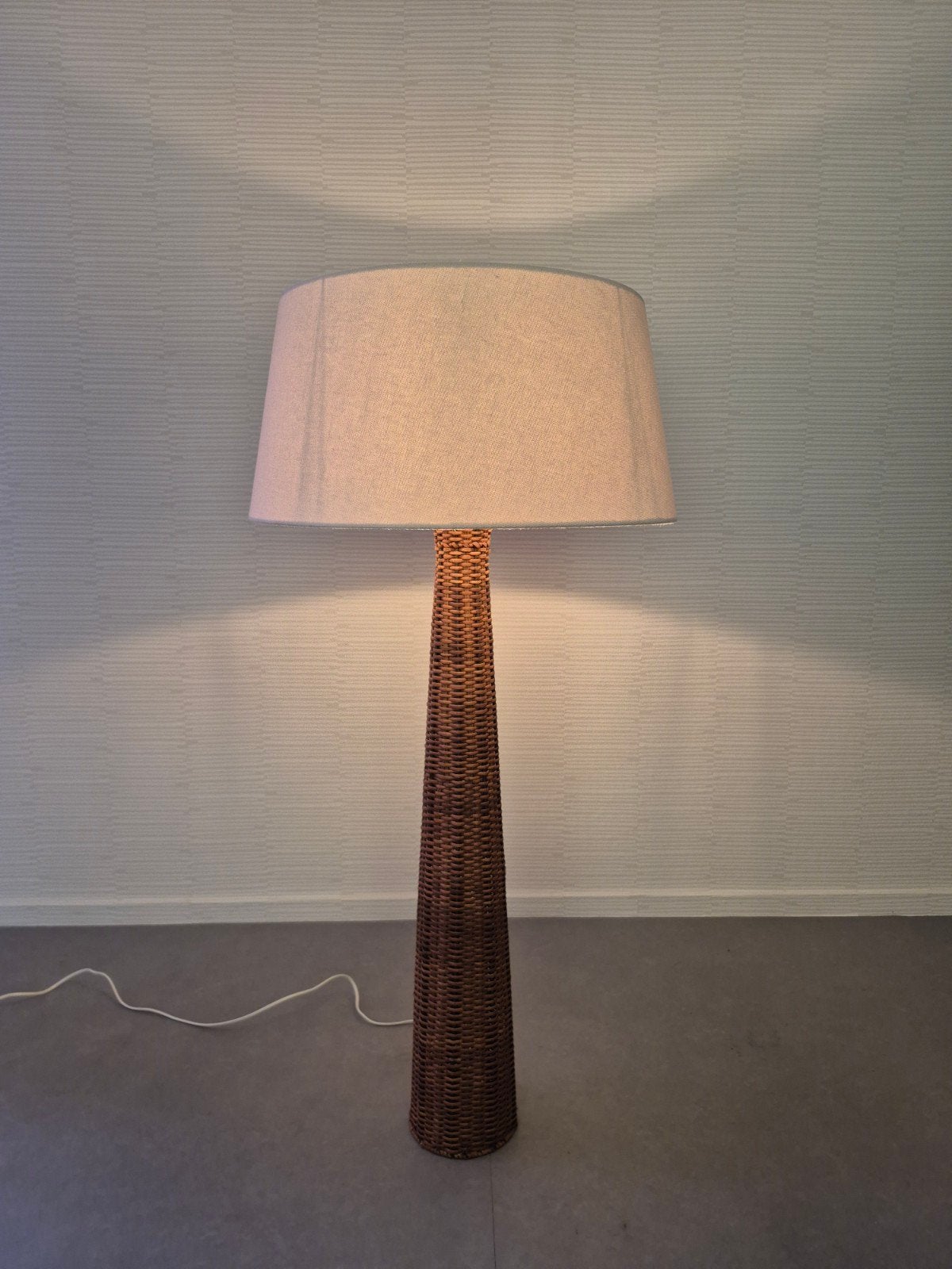 Vintage staande lamp rotan. Vloerlamp riet., Ophalen, ., ., .
