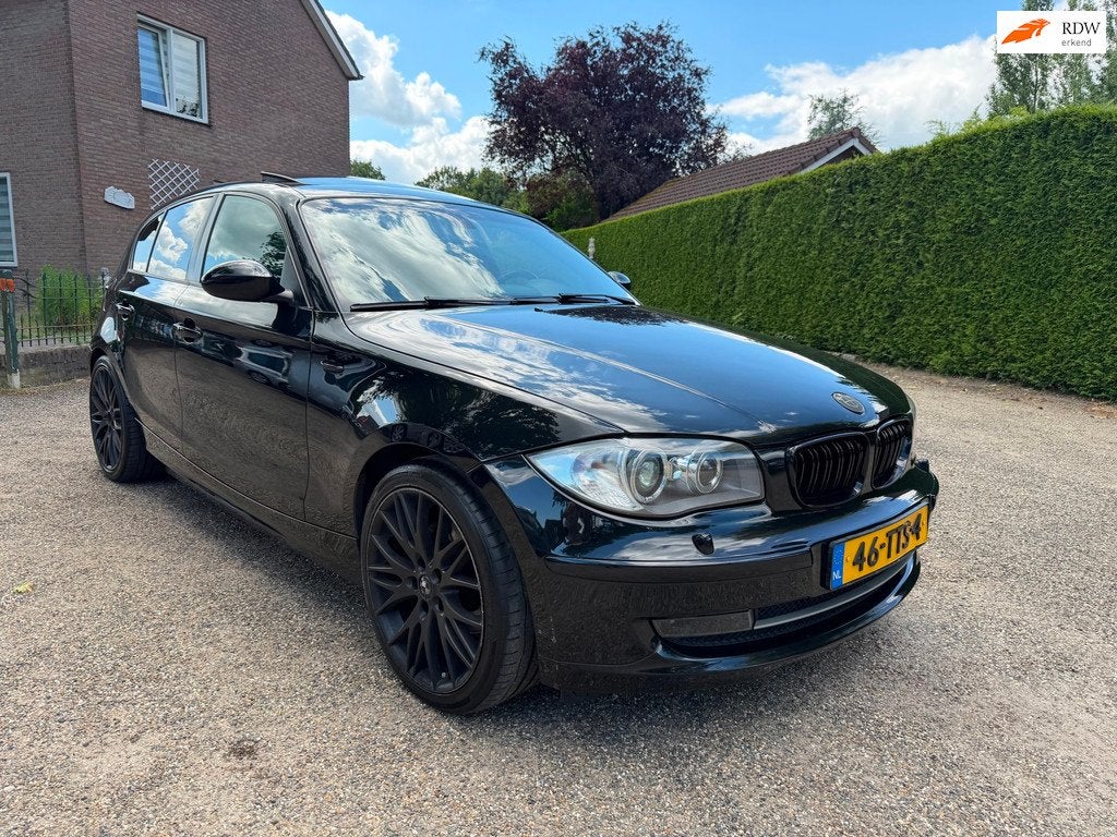 BMW 1-serie 120d High Executive *AUTOMAAT*, Auto's, BMW, Euro 5, Achterwielaandrijving, 4 cilinders, Diesel
