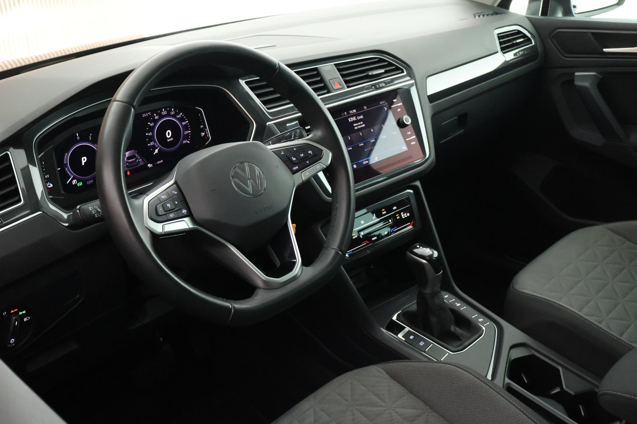 Volkswagen Tiguan 1.4 TSI 245pk eHybrid Life Virtual Cockpit, Stof, 4 cilinders, Hybride Elektrisch/Benzine, 1711 kg
