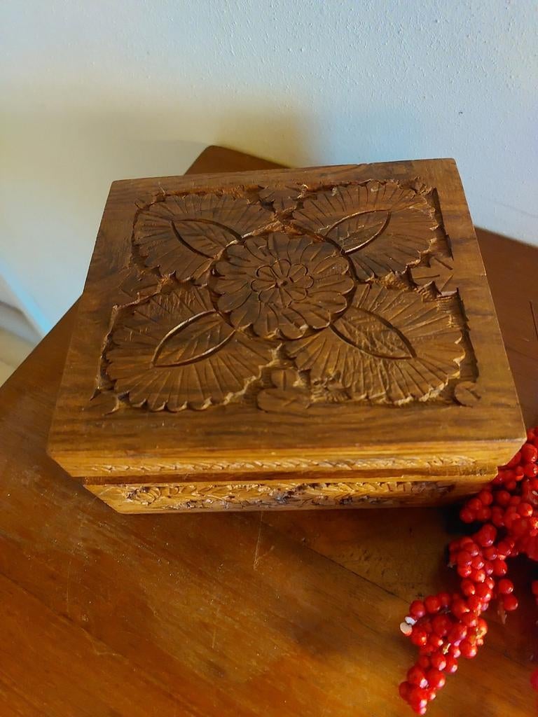 Houten kistje. ( India), Antiek en Kunst, Curiosa en Brocante, Ophalen of Verzenden
