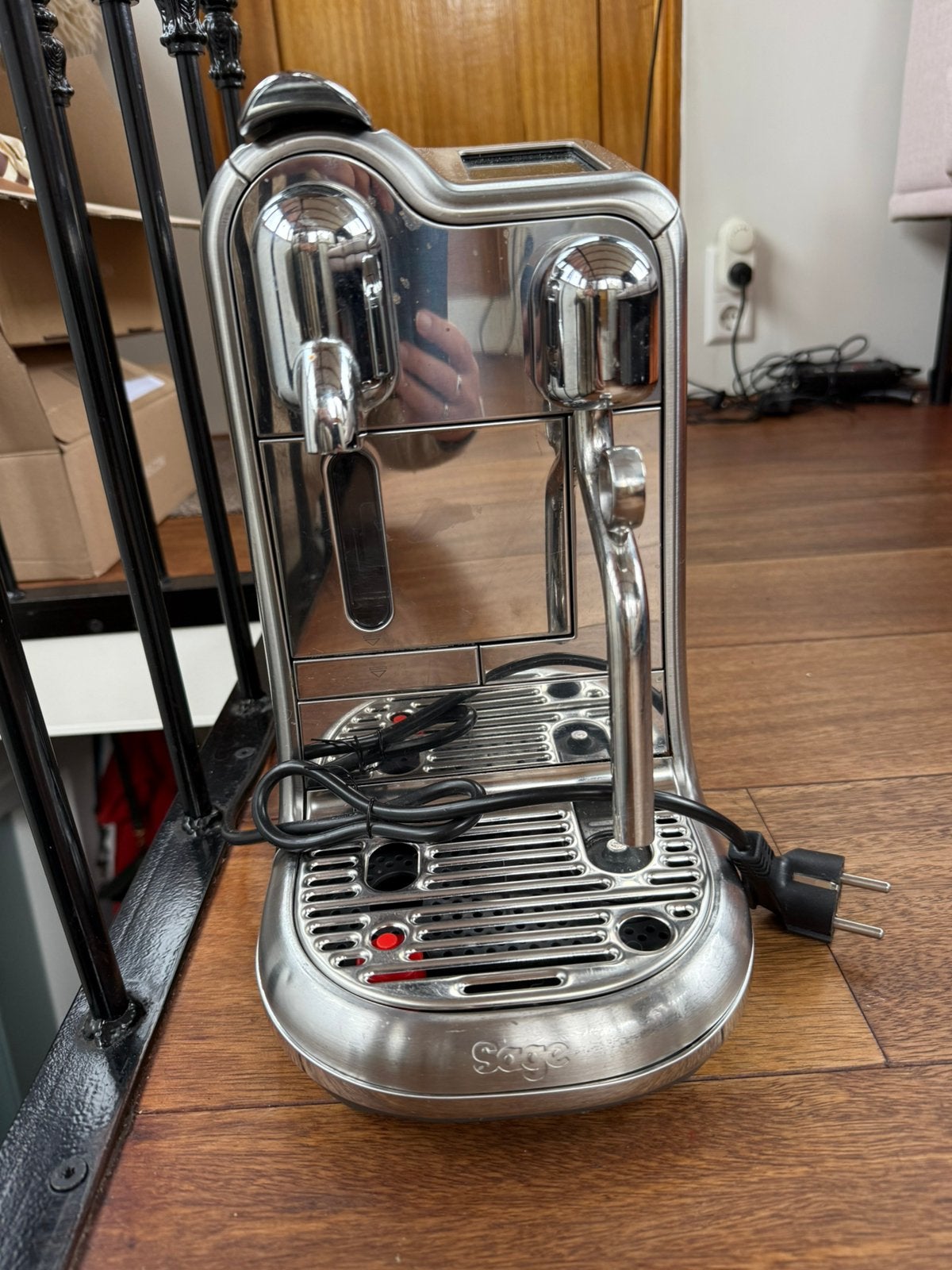 Nespresso machine Saga, Ophalen, Gebruikt, Koffiemachine, Koffiepads en cups