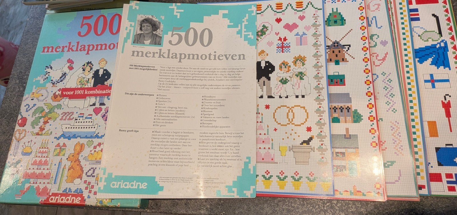 500 Merklapmotieven - Borduurpatronen Boek, Patroon, Gebruikt, Onbekend, Ophalen of Verzenden