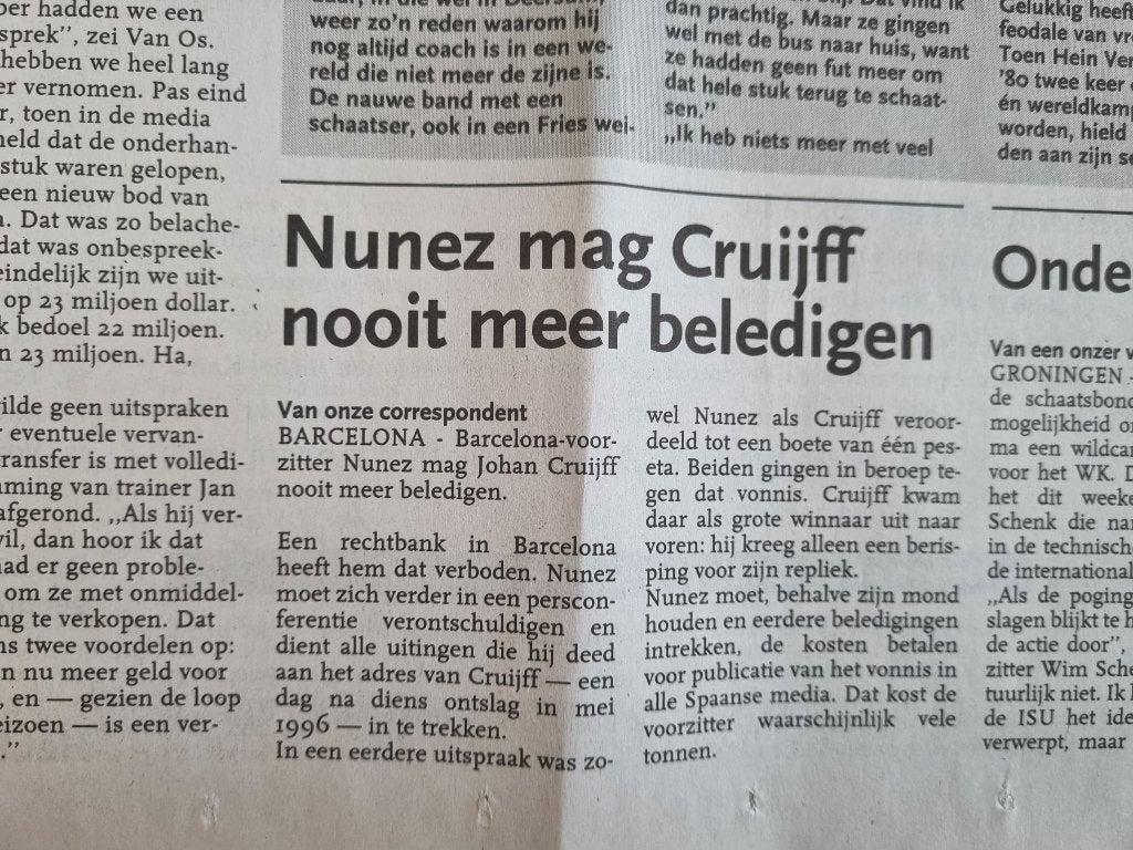 Barcelona-voorzitter Nunez beledigde Johan Cruijff (1999), Ophalen of Verzenden, 1980 tot heden, Knipsel(s)