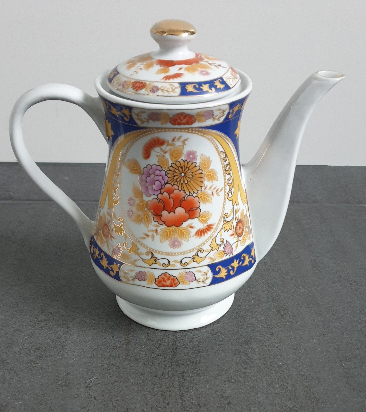 Porseleinen thee / koffiepot, H.B.N. Decoration nr. 84, Ophalen of Verzenden