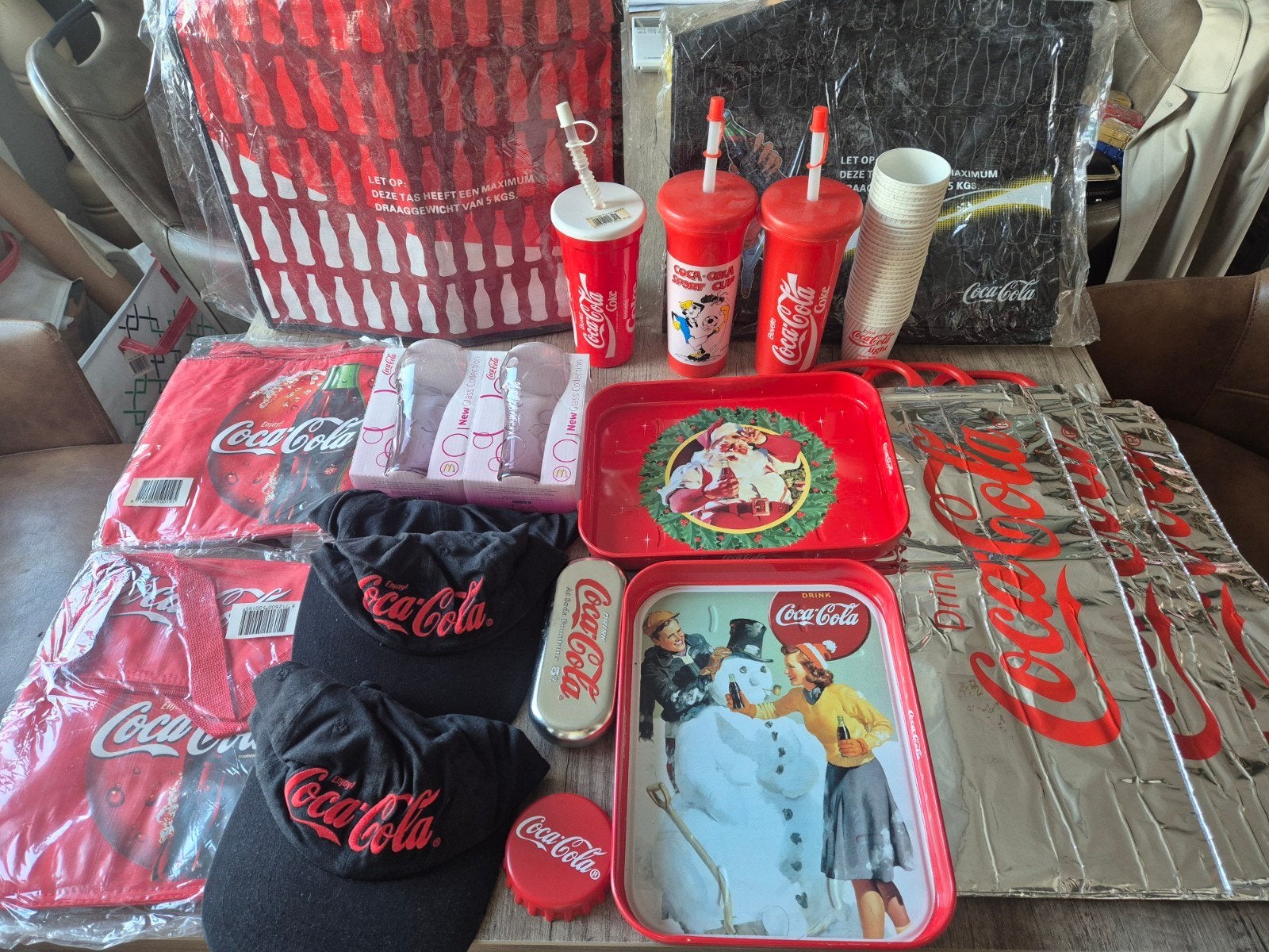 Grote partij Coca-Cola verzamel- en reclameartikelen, Ophalen