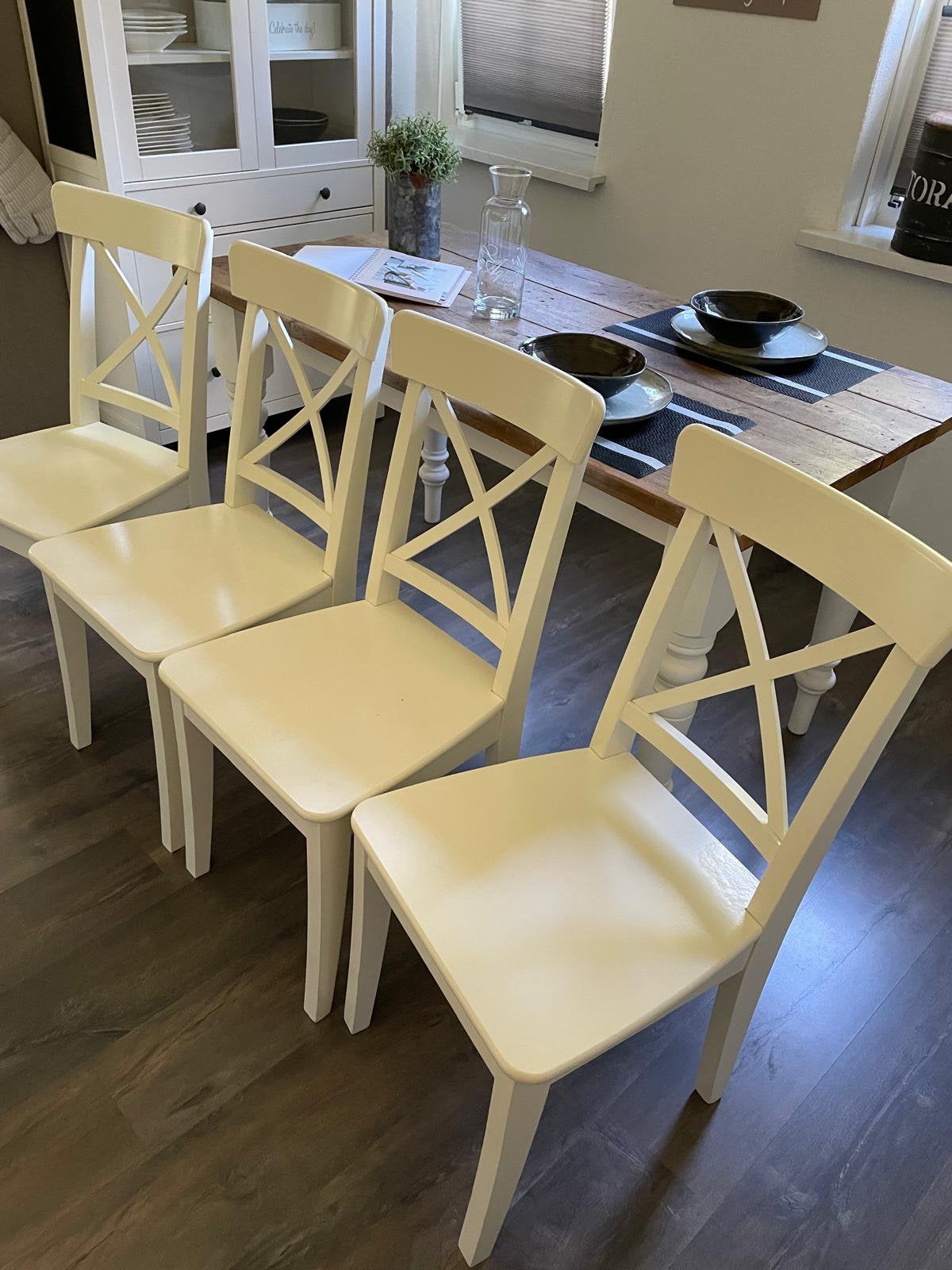 4 eetkamer stoelen van Ikea model Ingolf, Huis en Inrichting, Gebruikt, Wit, Ophalen of Verzenden, Landelijk
