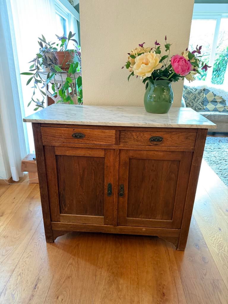 Antiek vintage houten kastje met marmeren blad, Ophalen