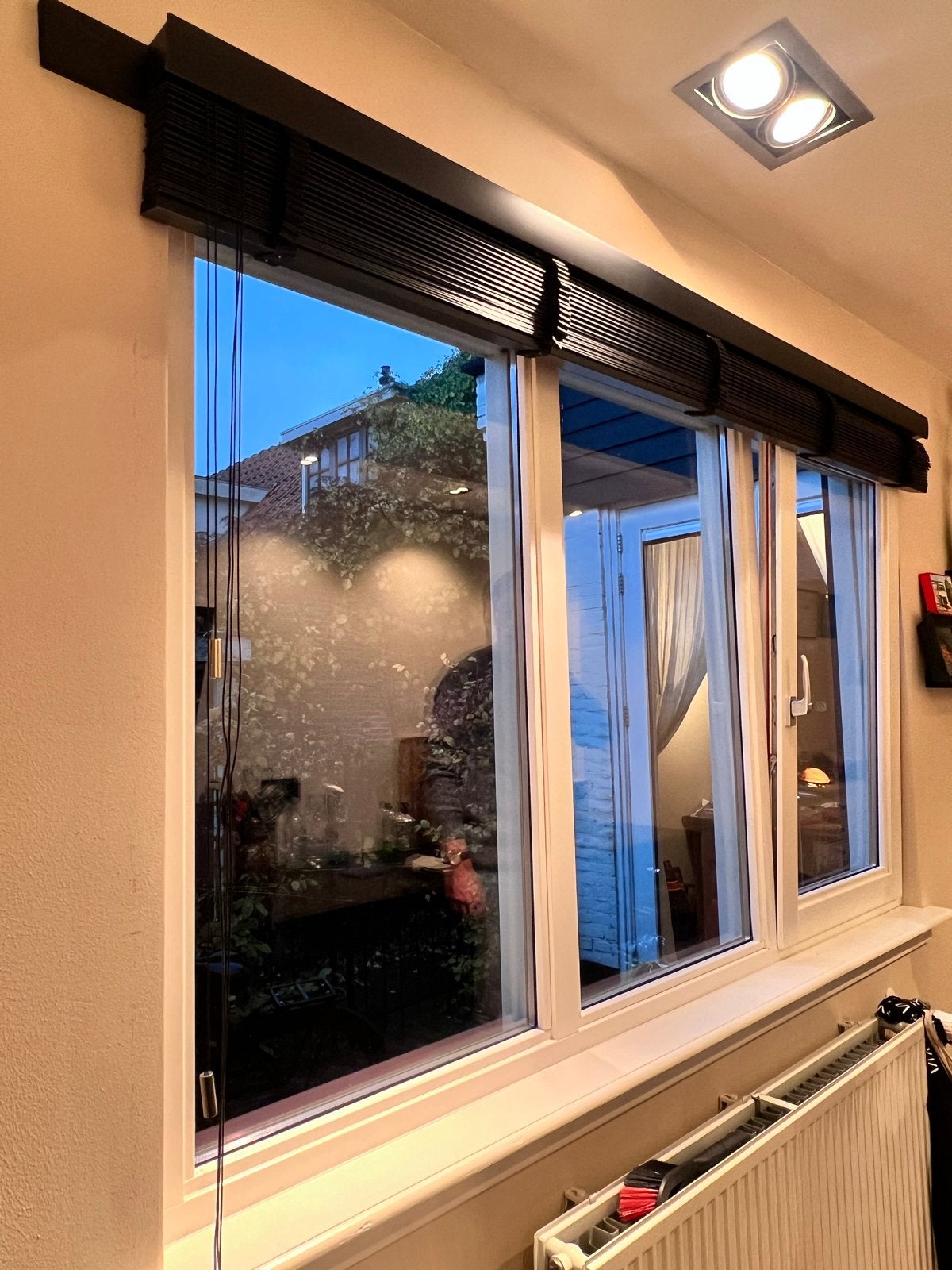 Zwarte jaloezieën 215x140 cm met kliksysteem, Huis en Inrichting, Ophalen, Gebruikt, Zwart, Inclusief montageonderdelen