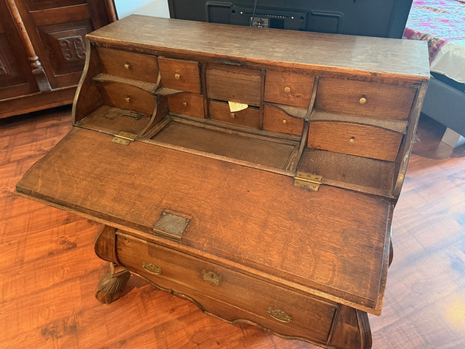 Antieke eikenhouten secretaire met lades (buikkast), Ophalen