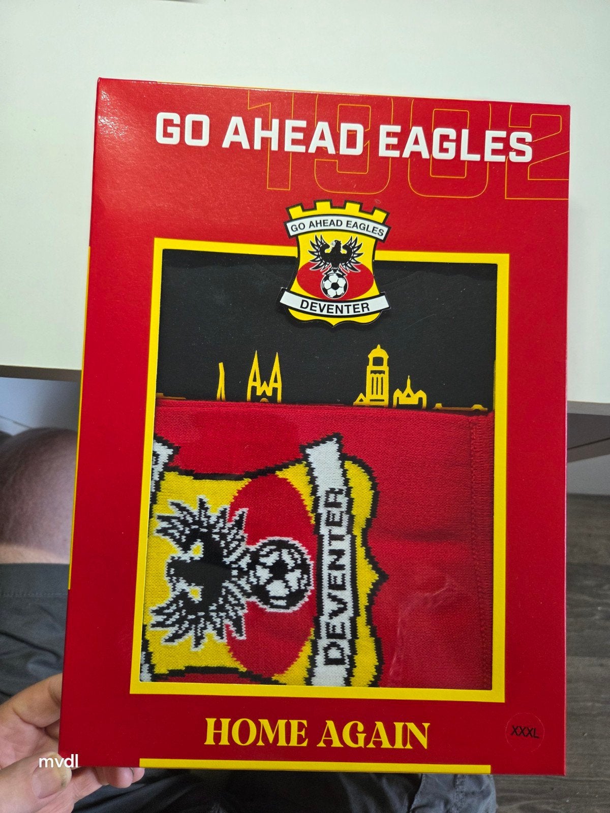 Go Ahead Eagles Home Again T-shirt + Sjaal pakket, Ophalen of Verzenden, Nieuw