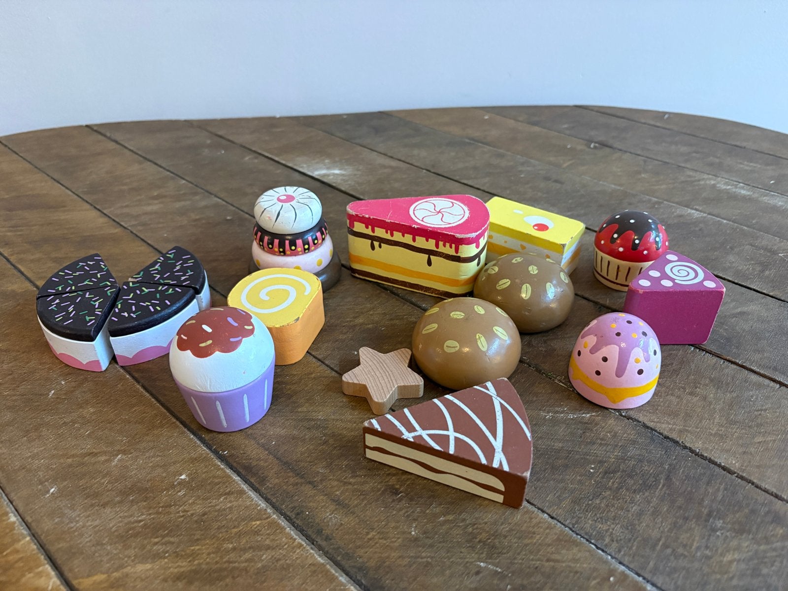 Houten speelgoed gebakjes, Ophalen, Gebruikt