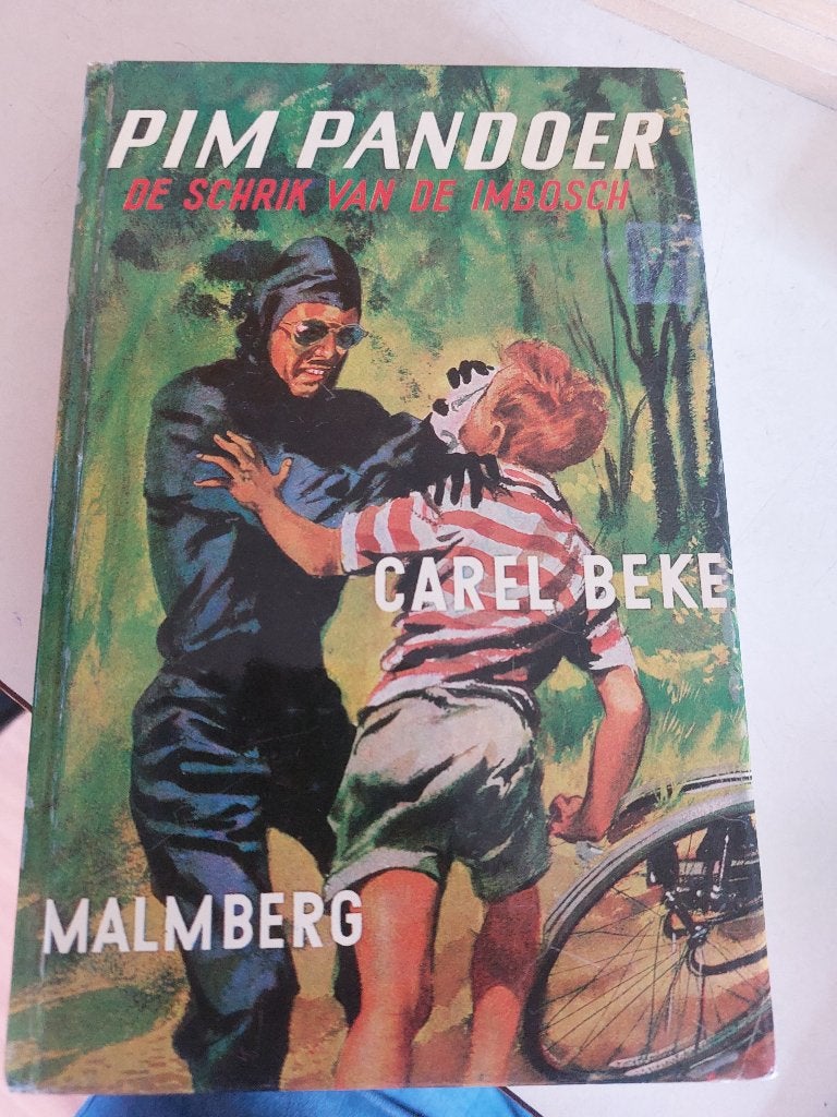 Te koop zgn boek Pim Pandoer de schrik van de Imbosch, Boeken, Ophalen, Zo goed als nieuw, Fictie, Carel Beke