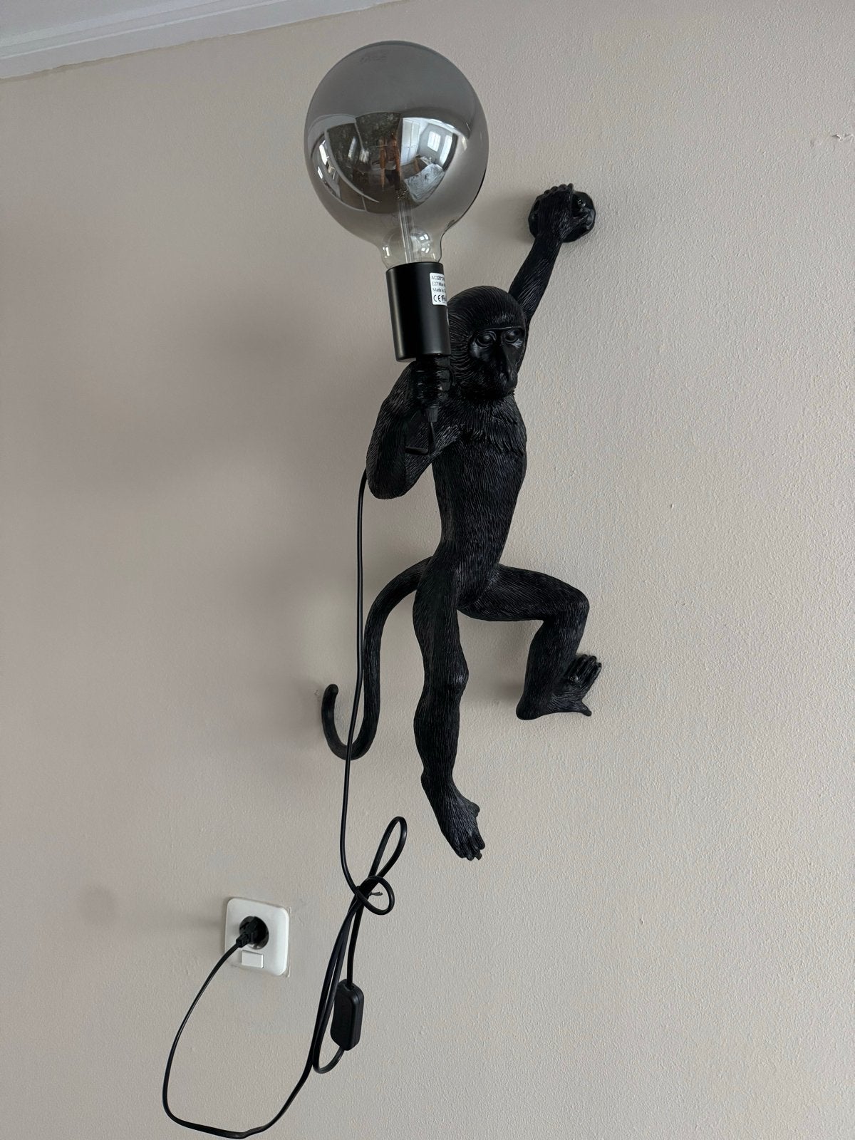 Wandlamp Aap Zwart met Grote LED Lamp, Ophalen, Zwart, E27 (groot), Zo goed als nieuw