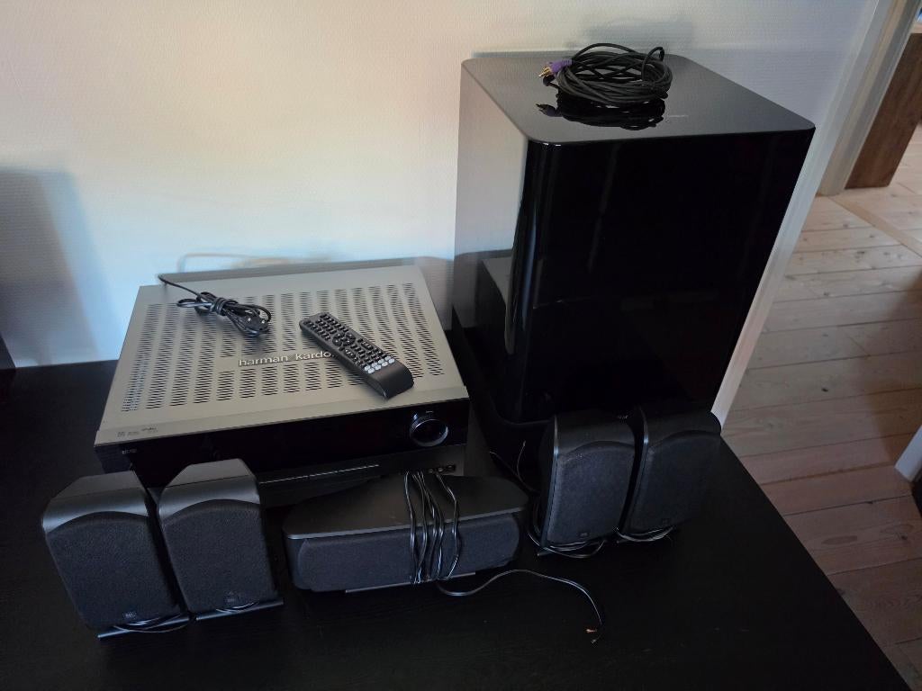 Harman kardon 5.1 home cinema set, Audio, Tv en Foto, 70 watt of meer, Zo goed als nieuw, 5.1-systeem, Overige spelers