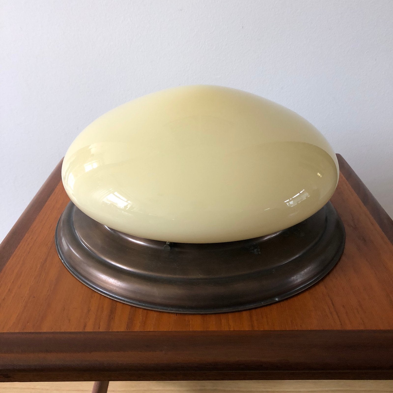 Art Deco Plafondlamp | Planet | ø30cm | zachtgeel | jaren 30, Zo goed als nieuw, 30 cm, Art deco, Geel