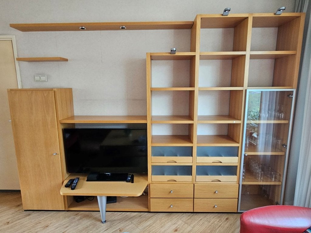 Hulsta wandmeubel, Huis en Inrichting, Ophalen, Gebruikt, Met deur(en), 200 cm of meer