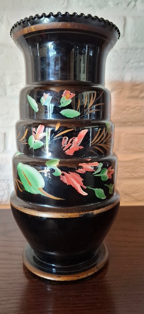 Art Deco vaas - Zwart hyaliet met handgeschilderde bloemen, Ophalen