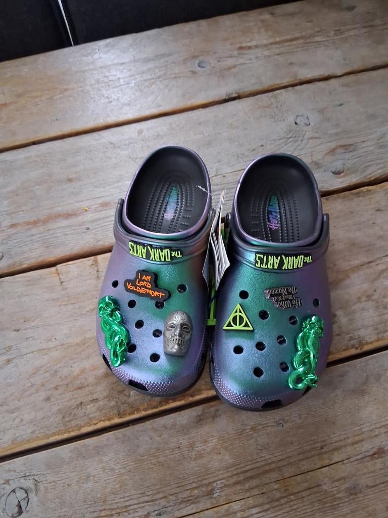 Nieuwe orginele Harry potter crocs uit amerika, Kleding | Heren, Schoenen, Ophalen of Verzenden, Nieuw, Overige kleuren