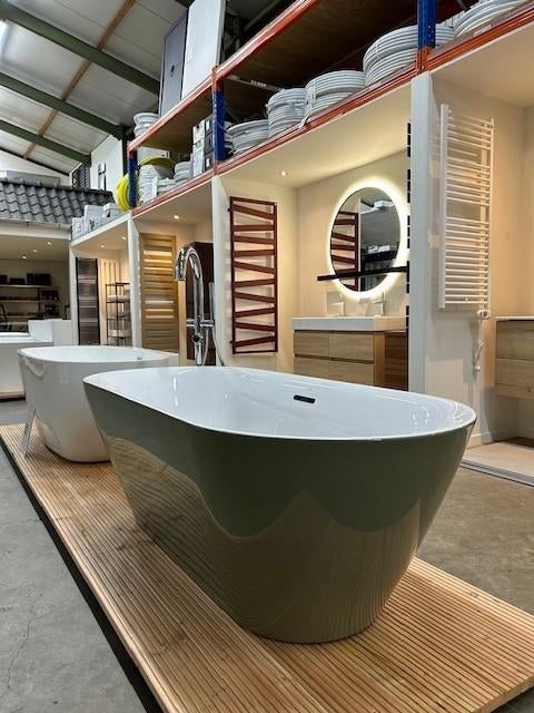 0109. Villeroy & boch ligbad vrijstaand 180x80cm sage green, Ophalen, Nieuw