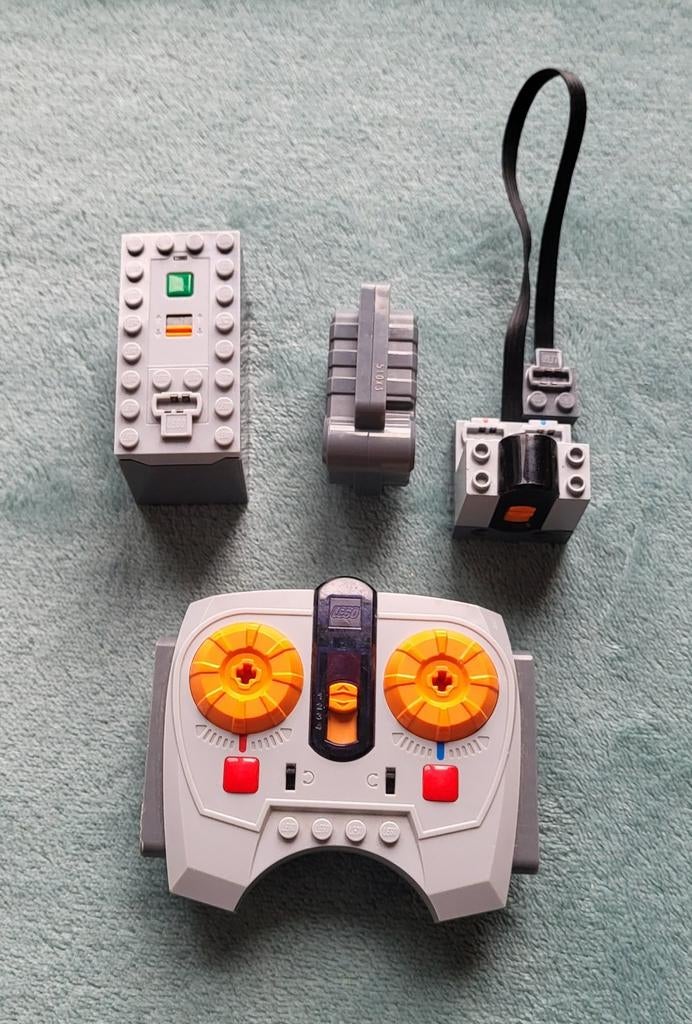 Lego City 9 Volt RC rails zender + ontvanger + batterij box., Lego, Ophalen of Verzenden, Losse stenen, City