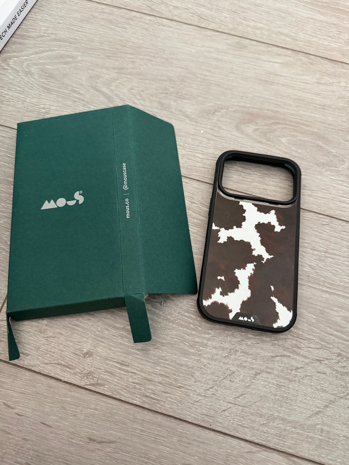 Mous case iphone 17 pro cow motief, Ophalen of Verzenden, Zo goed als nieuw