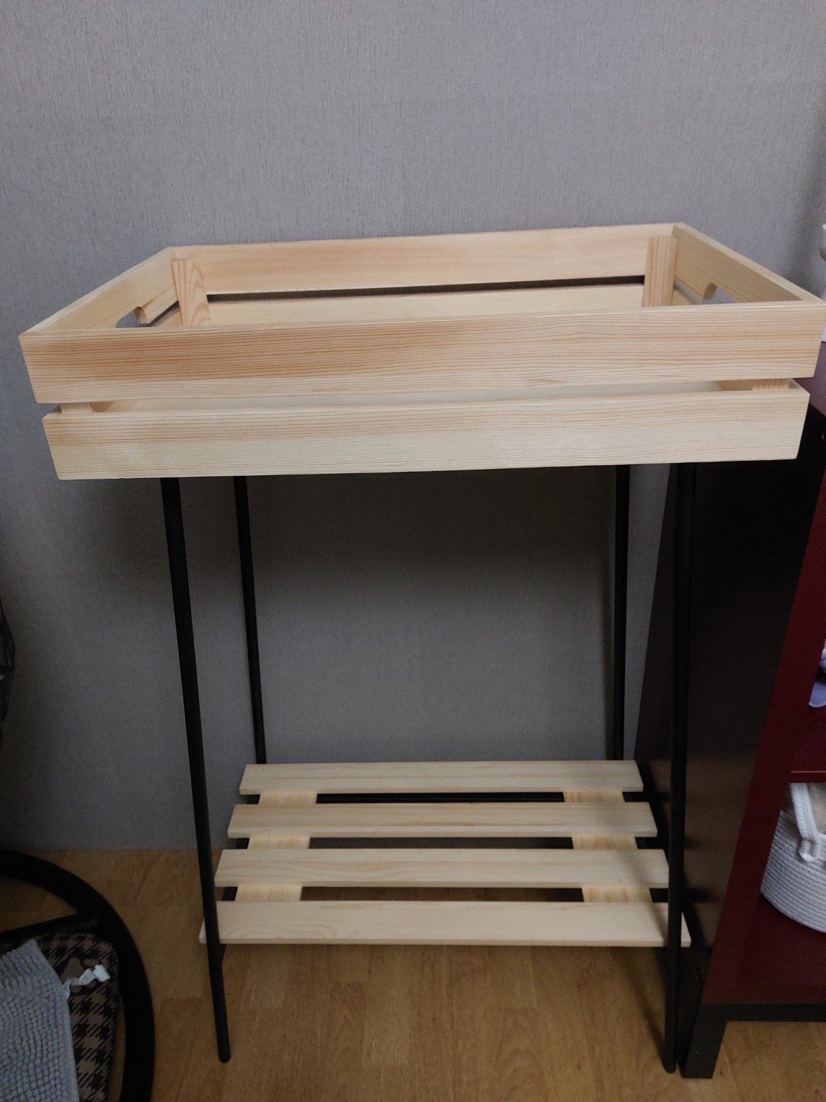 Stijlvol plantenrek met houten planken en metalen frame, Ophalen, Hout, Meerkleurig, Zo goed als nieuw