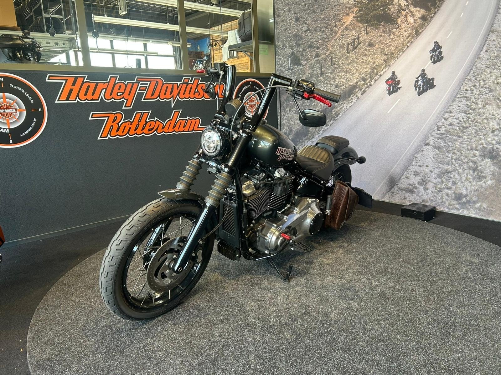Harley-Davidson FXBB STREET BOB (bj 2025), Motoren, Motoren | Harley-Davidson, Laan van Vredenoord 33
2289 DA  RIJSWIJK, NL, Bedrijf