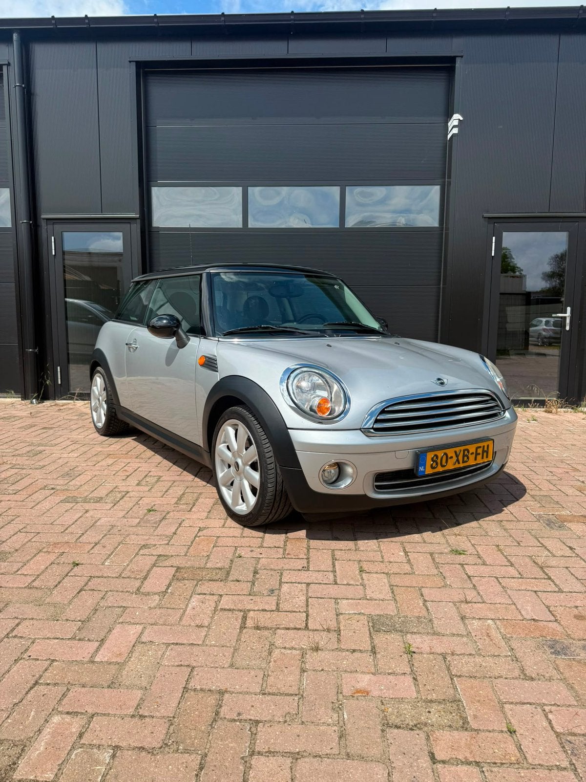 Mini 1.6 16V Cooper pepper 88KW 2007 Grijs, Auto's, Mini, Stof, 750 kg, 4 cilinders, 4 stoelen