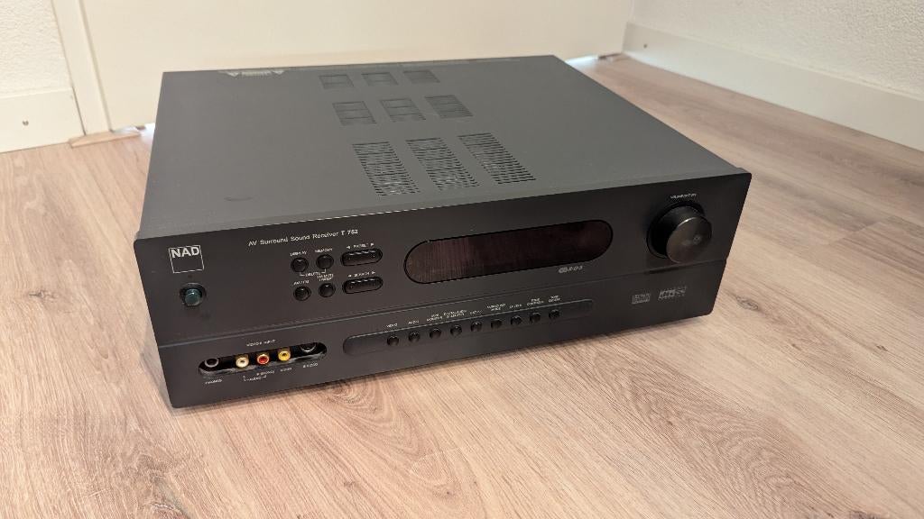 NAD versterker T 752 defect, Ophalen of Verzenden, Niet werkend, Overige merken