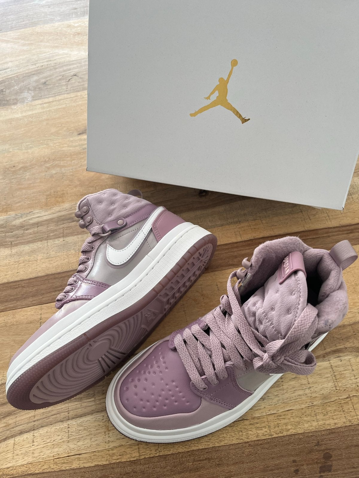 Jordan 1 Acclimate Plum Fog mt36 - Nieuw in doos, Ophalen, Nieuw, Overige kleuren, Sneakers of Gympen