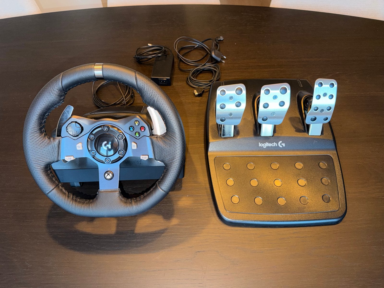 Logitech G920 Driving Force racestuur met pedalen, Spelcomputers en Games, Ophalen, Racestuur, Gebruikt, Xbox