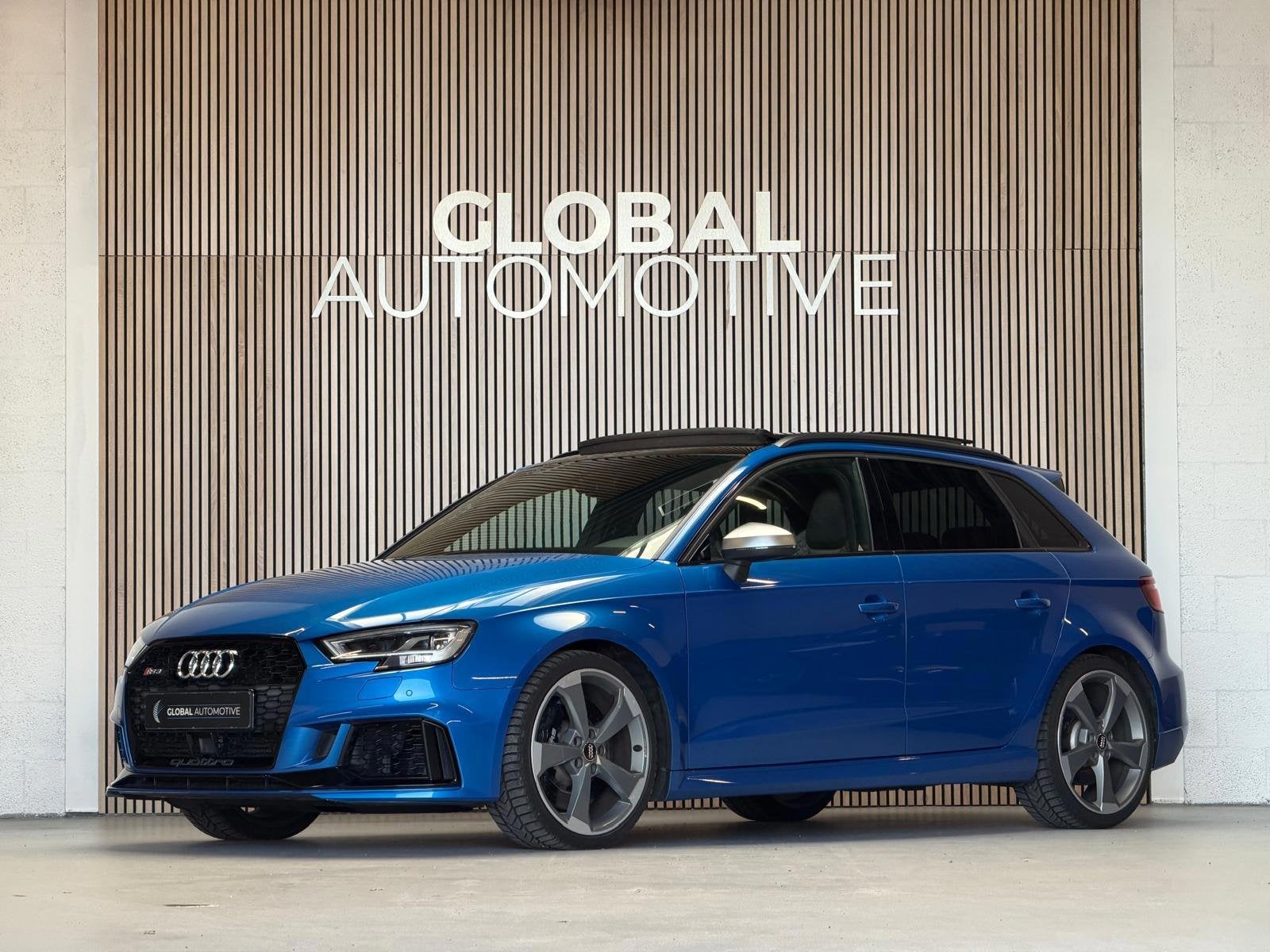 Audi A3 Sportback 2.5 TFSI RS 3 quattro - PANORAMADAK - VIRT