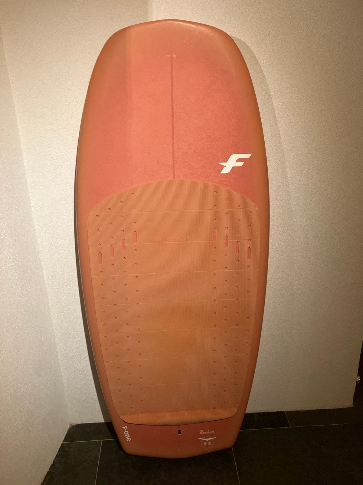 F-One Rocket Wing Foil Board 5'10" met Phantom 1480 Foil, Ophalen, Gebruikt