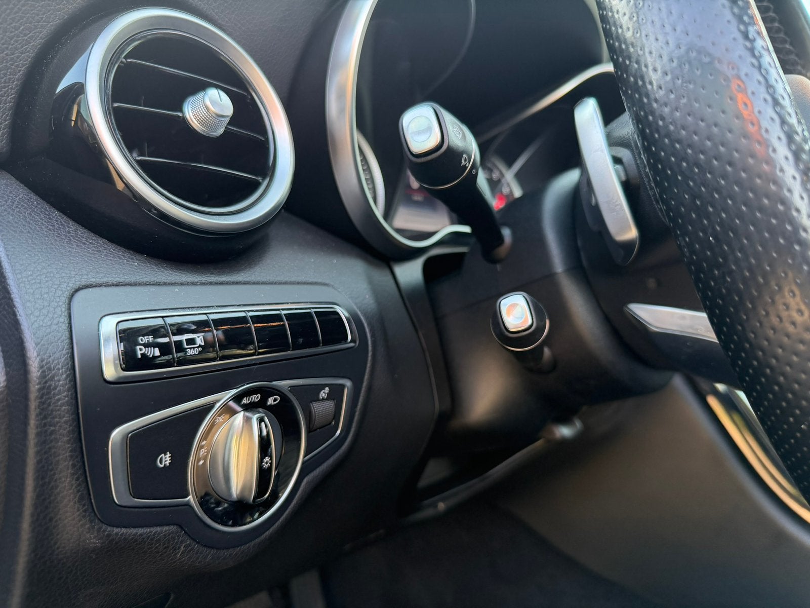 Foto 15 van Mercedes-Benz C350e 211PK | Pano | Burmester | 360 Camera