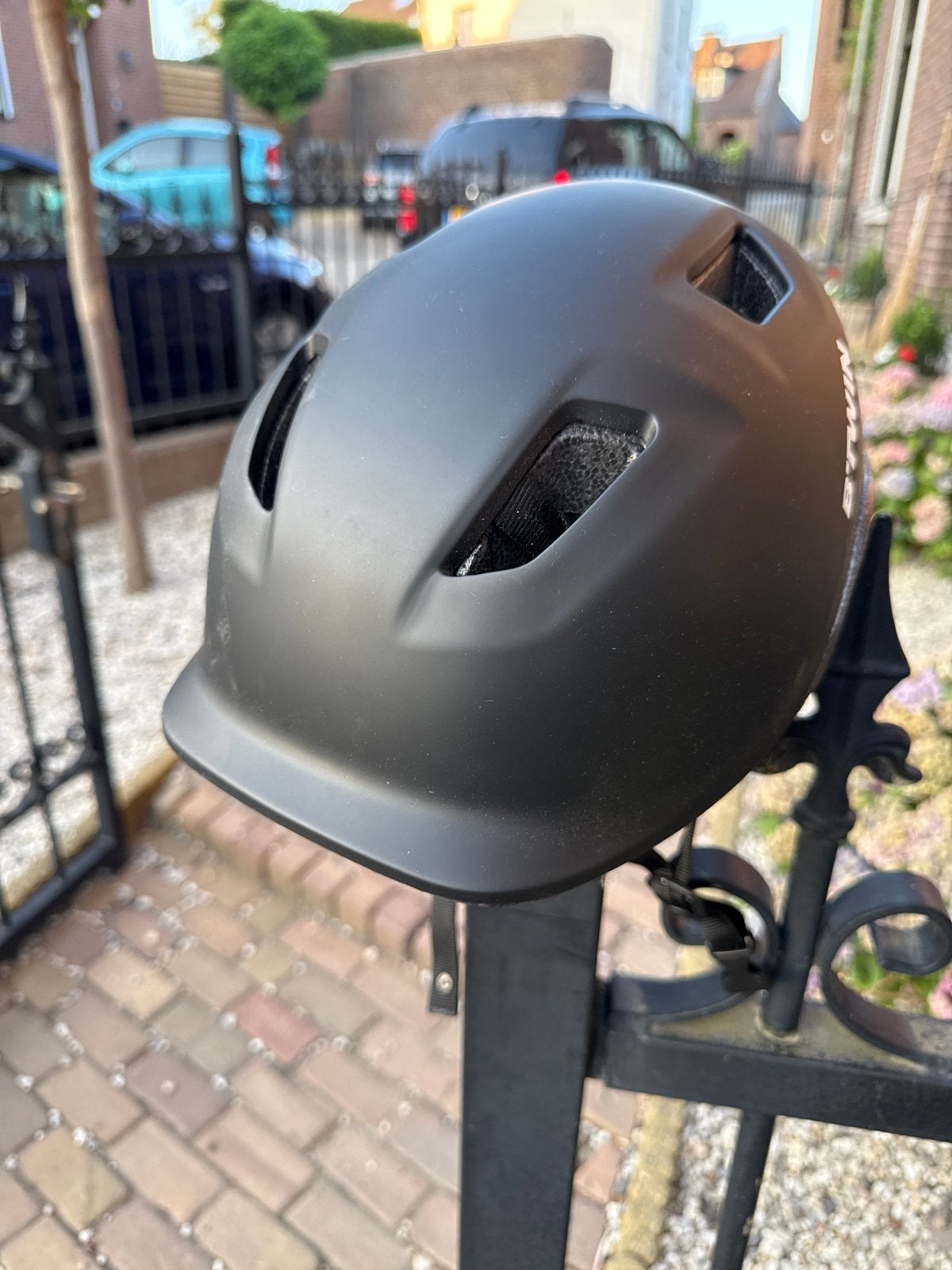B'Twin Fietshelm Zwart Maat L, Fietsen en Brommers, Ophalen of Verzenden, Gebruikt, L, Heer of Dame