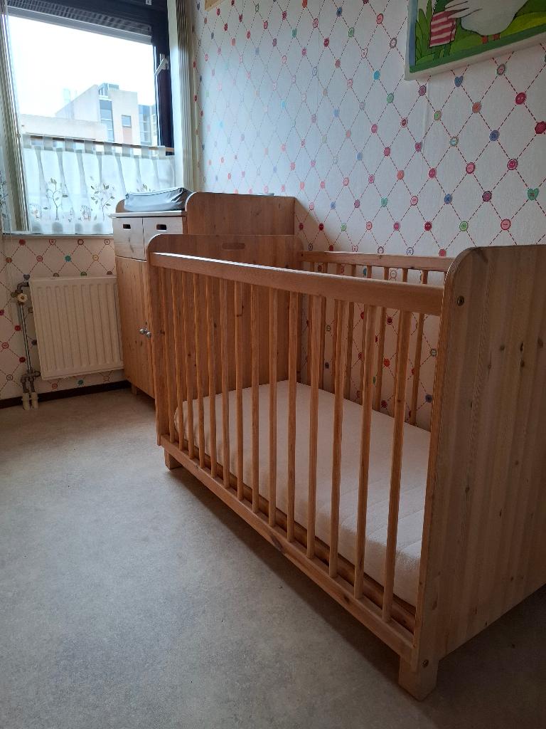 Kinderledikant met commode, Kinderen en Baby's, Kinderkamer | Bedden, Ophalen, Gebruikt, Minder dan 140 cm, Matras