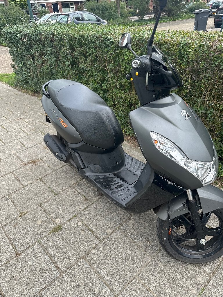 Peugeot kisbee RS, Ophalen, Zo goed als nieuw, Benzine, Peugeot