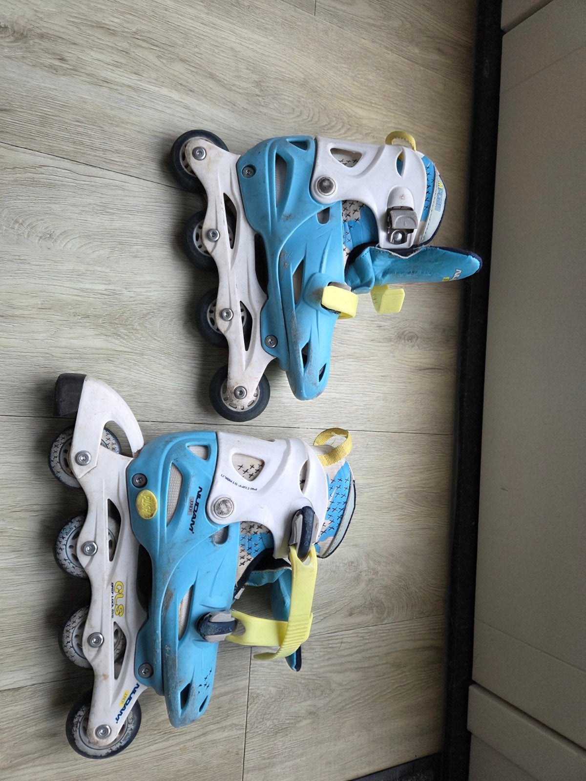 Nyman Junior Verstelbare inline skates, Sport en Fitness, Skeelers, Kinderen, Ophalen of Verzenden, Inline skates 4 wielen, Verstelbaar