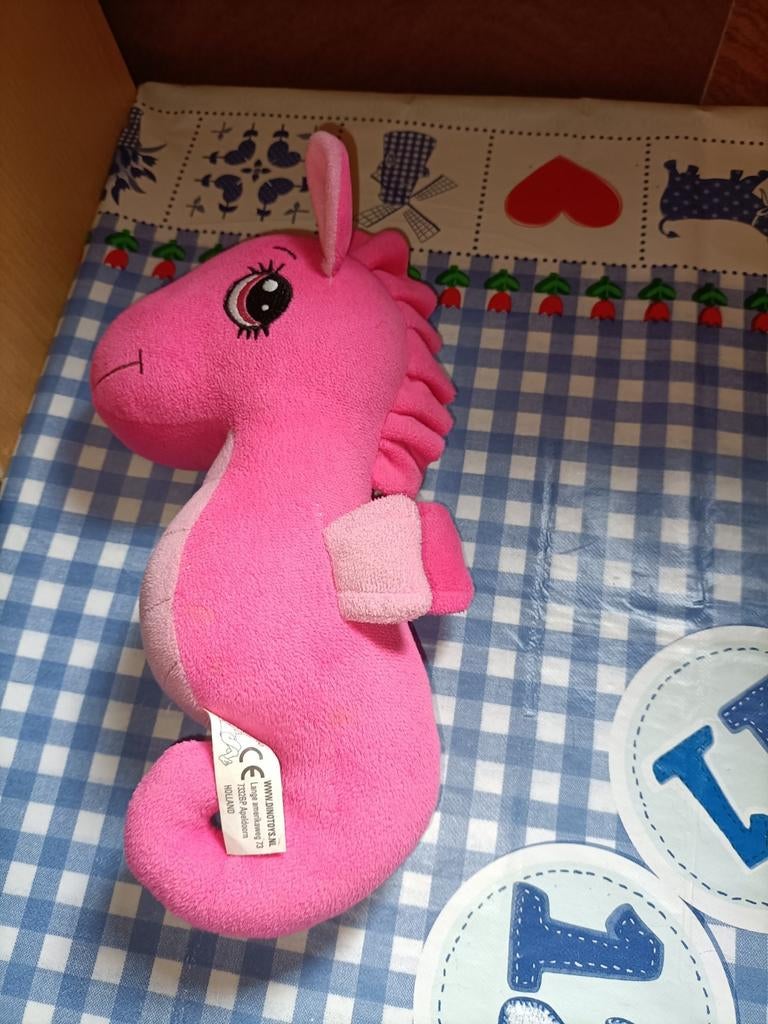 Roze zeepaard knuffel Dinotoys 31 cm groot, Ophalen of Verzenden, Zo goed als nieuw