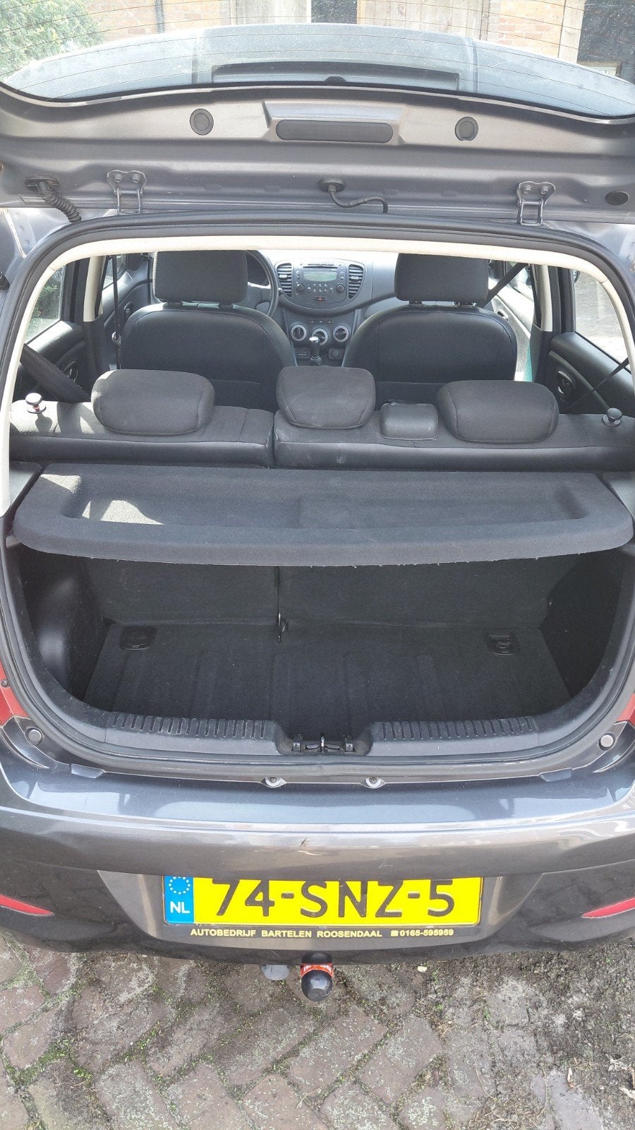 Foto 5 van Hyundai i10 1.1 I 5DR 2012 Grijs