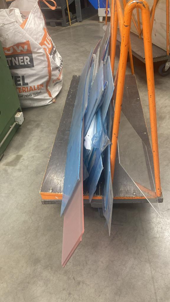 Plexiglas helder partij, Ophalen, Zo goed als nieuw