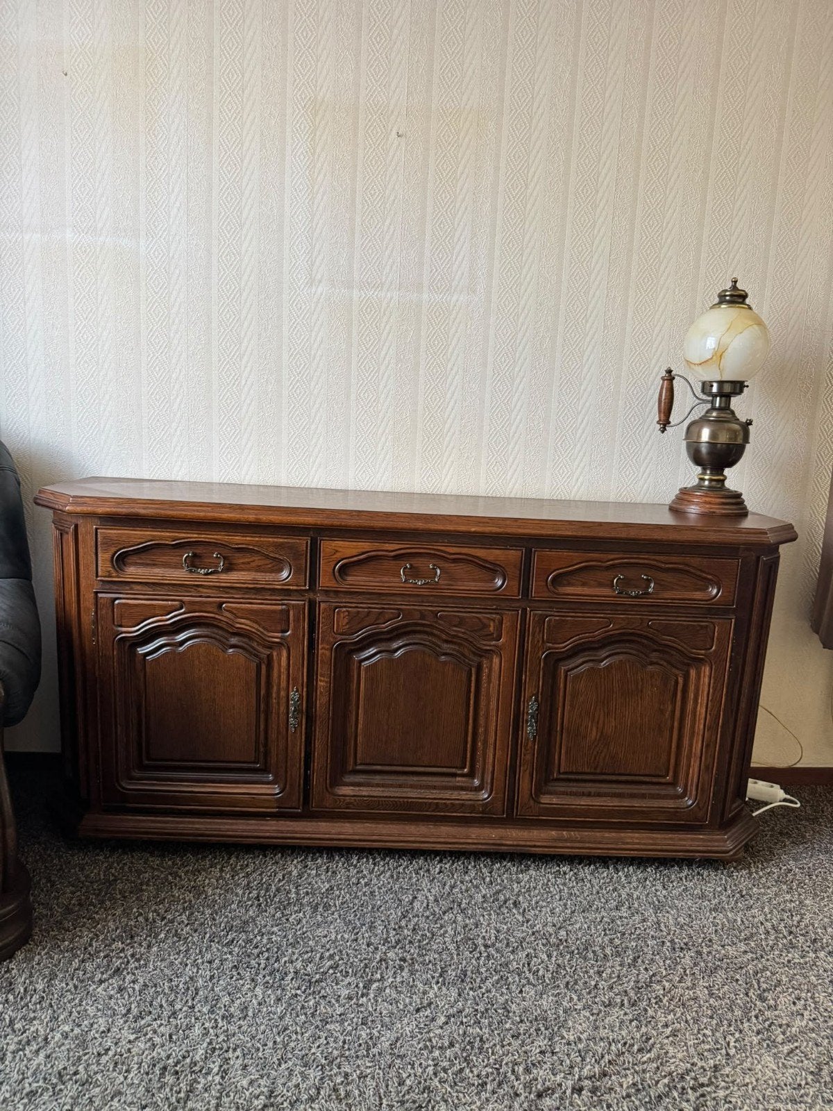 dressoir donkerbruin (eiken), Ophalen, Gebruikt, 25 tot 50 cm