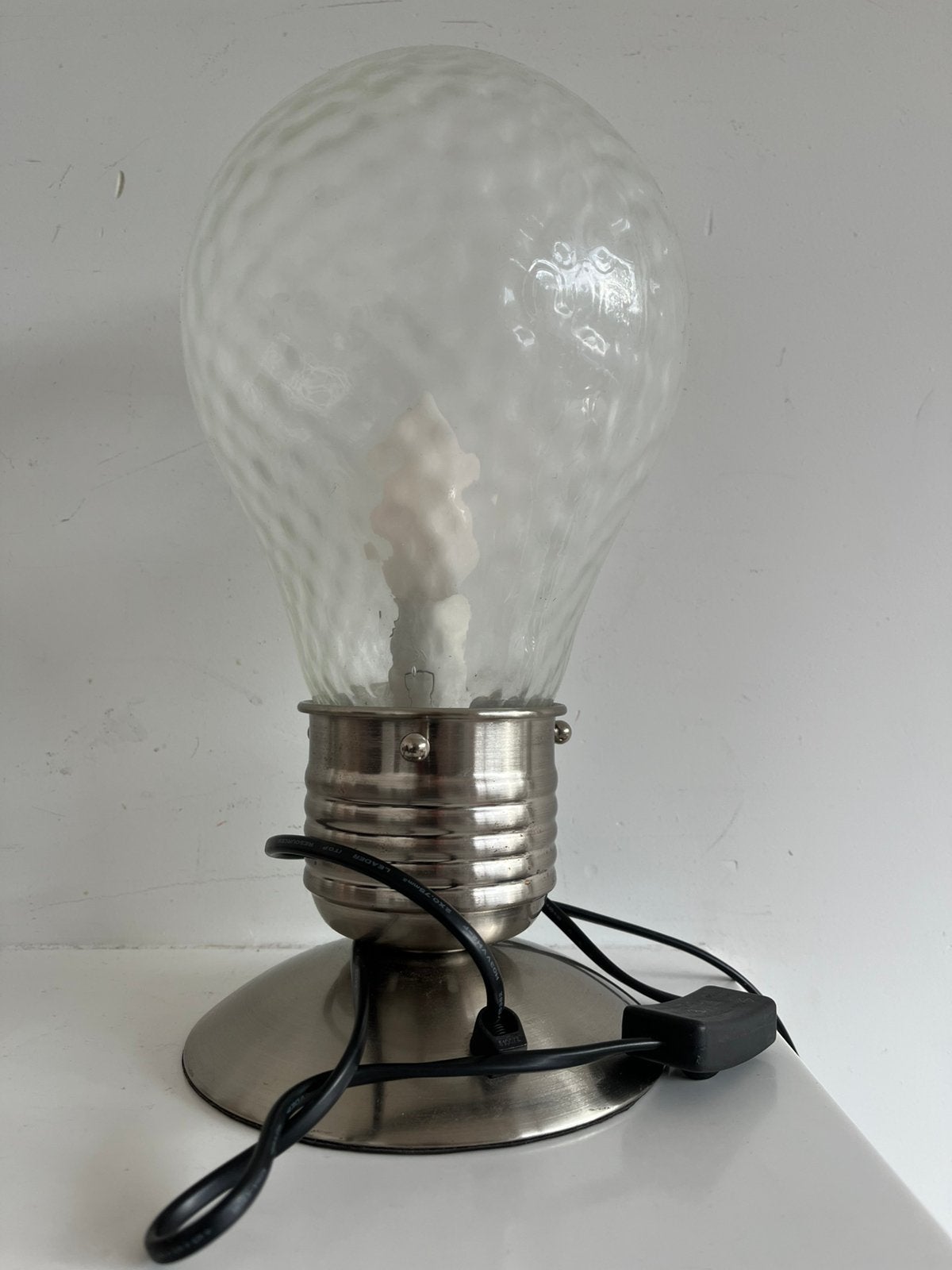 BULBLAMP. — METAAL. &. GEWOLKT GLAS., Ophalen of Verzenden, Zo goed als nieuw, Metaal