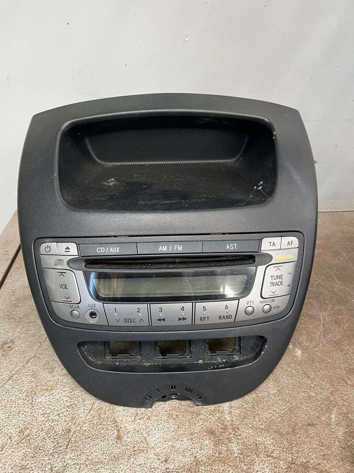 Citroën C1 - peugeot 107 - Toyota aygo Radio/CD speler, Verzenden, Zo goed als nieuw