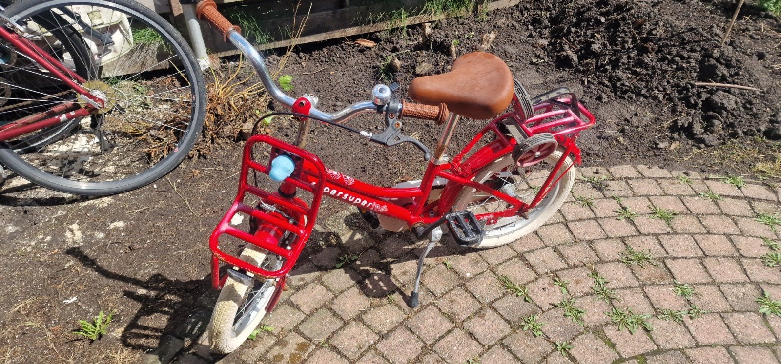 kinder fiets met zijwieltjes. 16", Ophalen, Minder dan 10 versnellingen, Gebruikt, Minder dan 49 cm